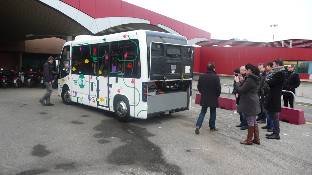 Bologna: bus navetta elettrica - Breda Menarini