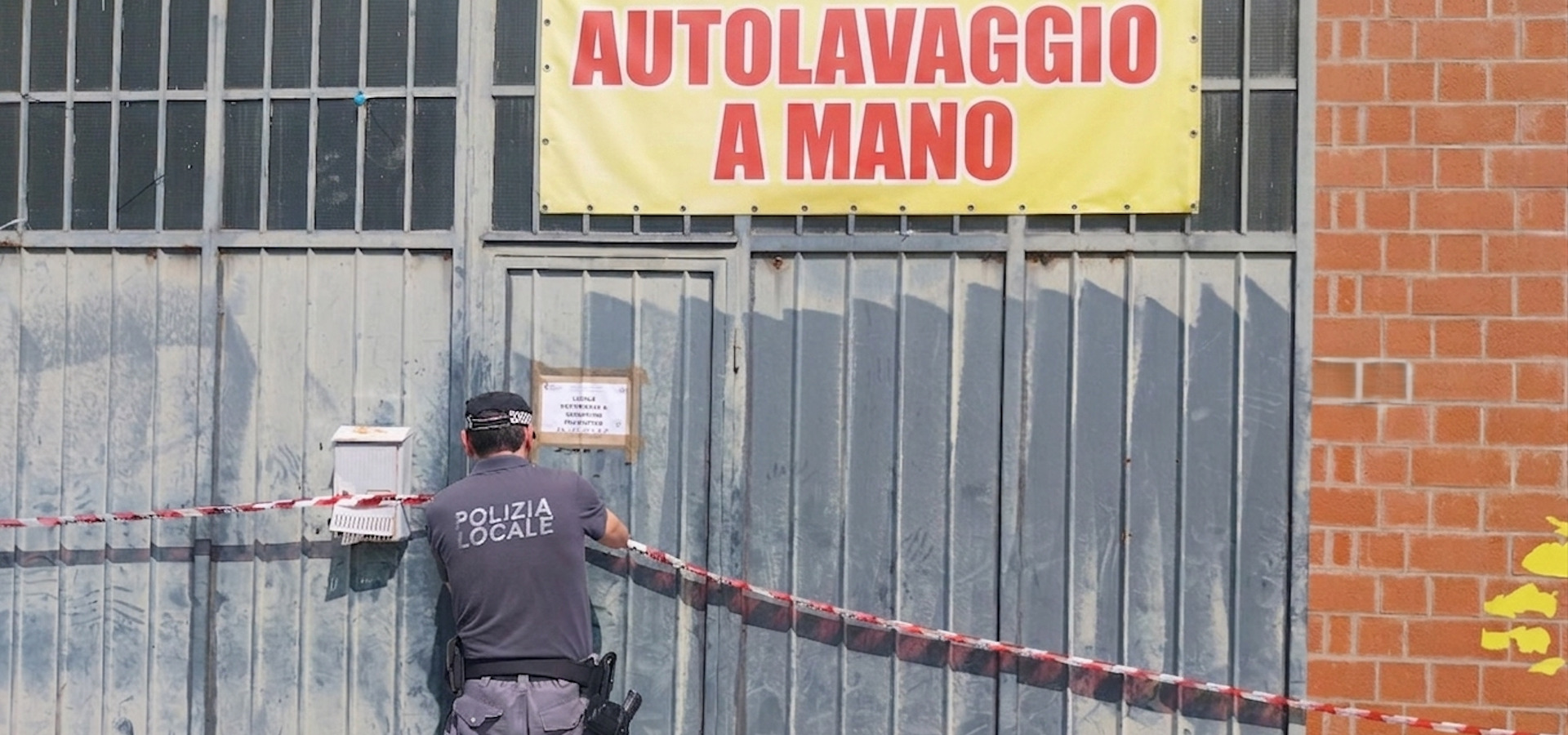 autolavaggio sequestrato