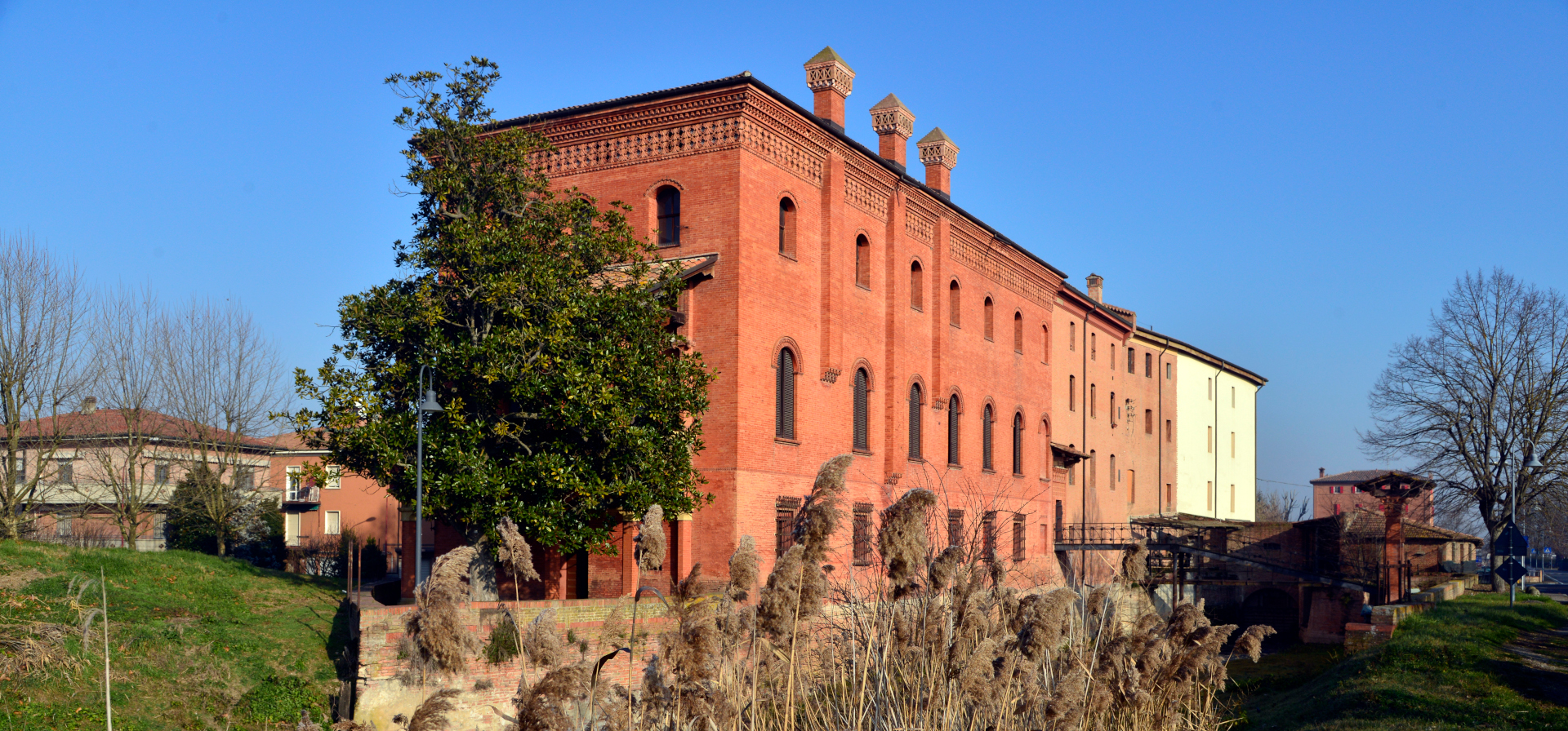 Palazzo Rosso a Bentivoglio, fu l'abitazione padronale del Marchese Pizzardi