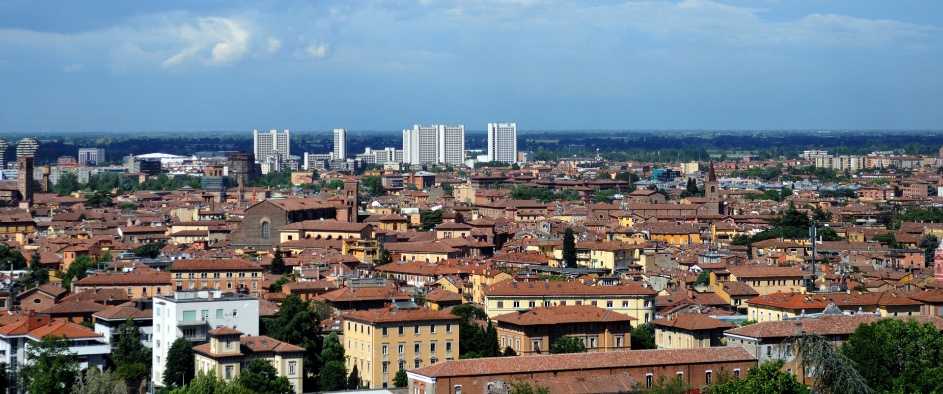 Panoramica della città di Bologna