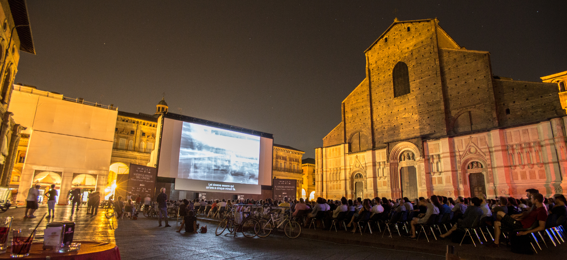 Serata di cinema in piazza Maggiore