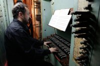 L'organista Javier Artigas Pina