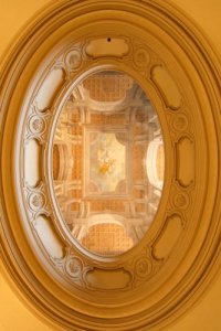 Sala Consiglio - Lo sfondo prospettico della sala fu eseguito da Onofrio Zanotti su disegno di Francesco Cocchi. Le figure sono, forse, di Andrea Pesci
