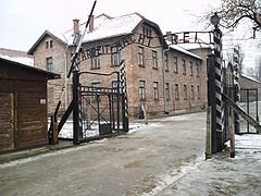 L'entrata di Auschwitz - Foto presa da Wikipedia