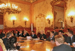 L'incontro per la firma a palazzo Malvezzi - Archivio Provincia di Bologna