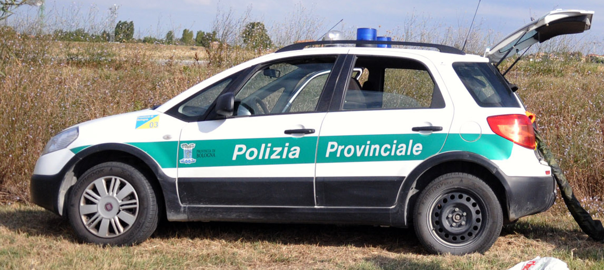 Automobile della Polizia provinciale - Archivio Città metropolitana di Bologna