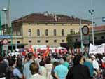 Manifestazione davanti alla stazione Fs in occasione del 2 Agosto - Archivio Provincia di Bologna