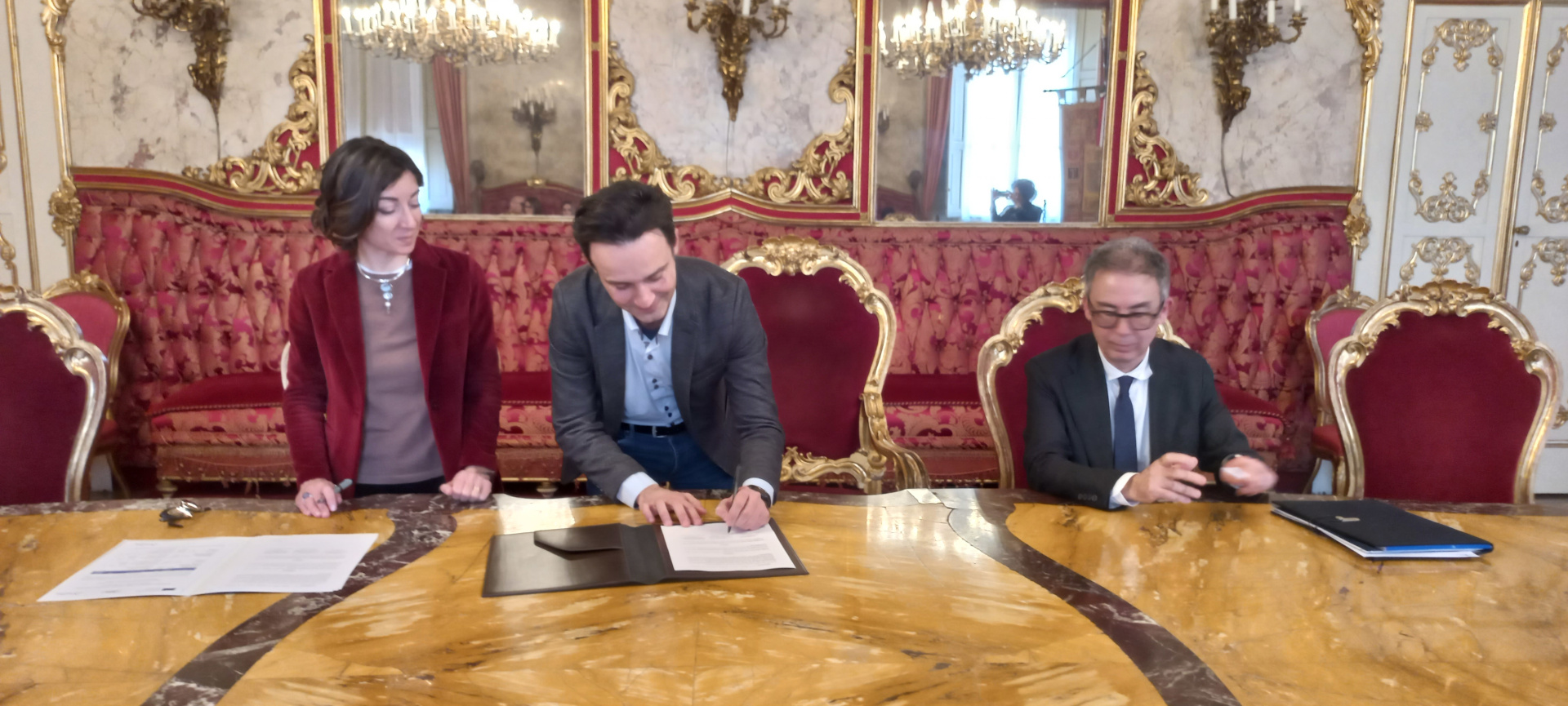 La firma del Protocollo a palazzo Malvezzi