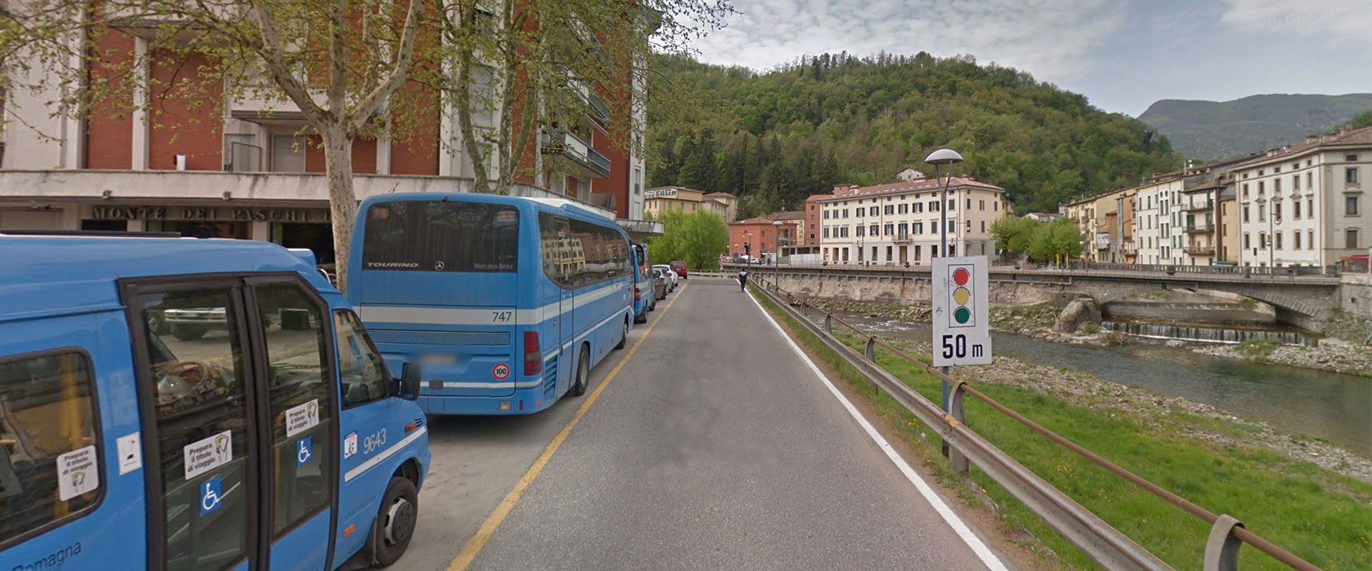 Foto: autobus in Appennino