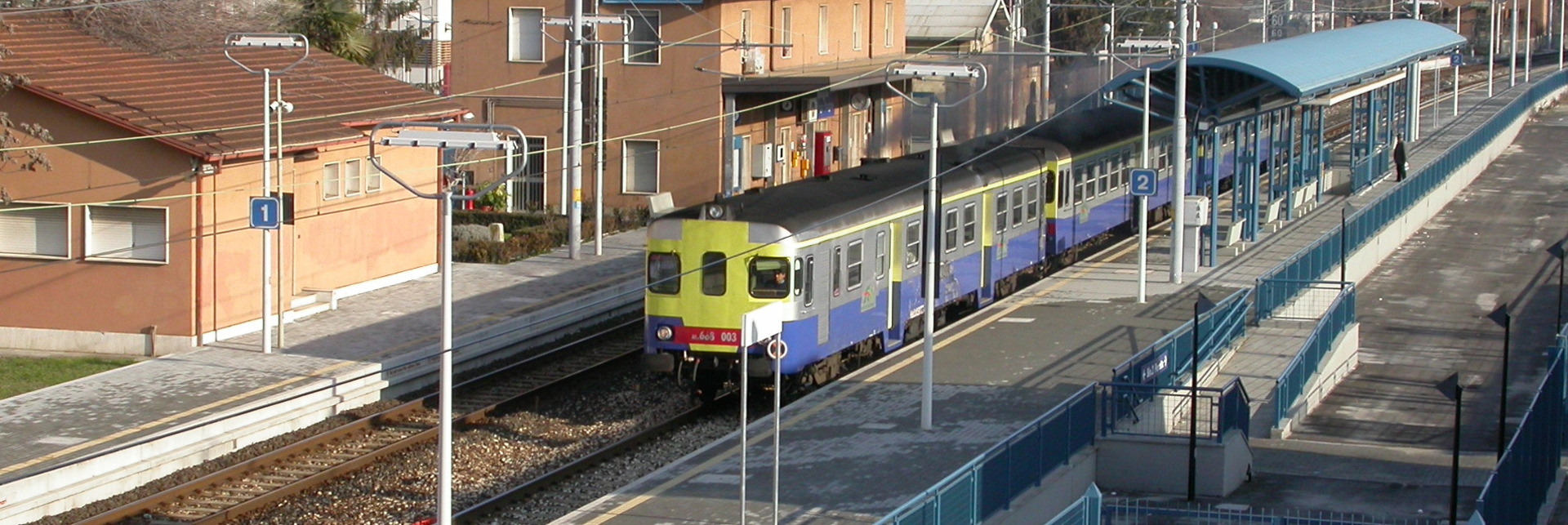 Treno in stazione - Archivio Città metropolitana di Bologna