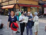 Turisti in piazza Maggiore - Archivio Provincia di Bologna