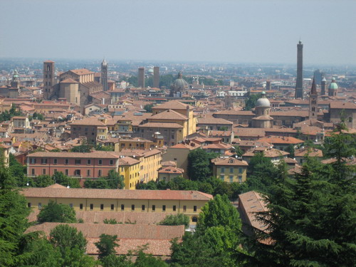 Panoramica di Bologna da S. Michele in Bosco. Foto scattata da Vanni Polacchini