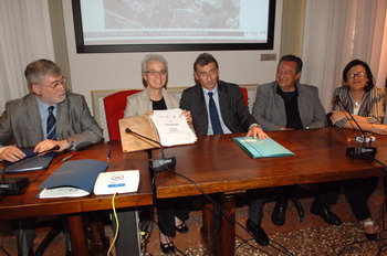 15 luglio 2008 - Un momento della presentazione dell'Accordo sul Polo funzionale dell'Aeroporto, da sinistra: Sergio Cofferati, Beatrice Draghetti, Flavio Delbono, Matteo Prencipe, Giuseppina Gualtieri