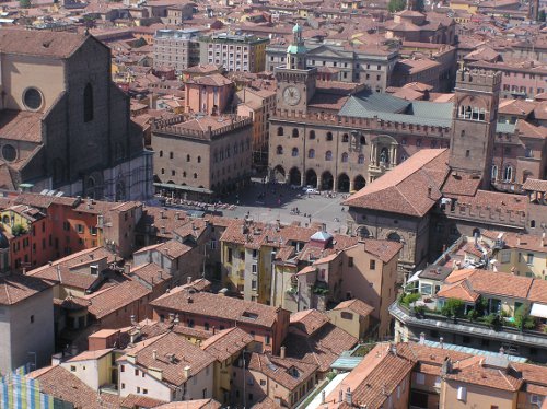 26/03/2012 - "Piazza Maggiore vista dalla Torre Asinelli" - Foto di Giancarlo Cressoni