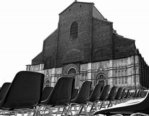 10/03/2011 - Piazza Maggiore allestita per le proiezioni cinematografiche. Foto scattata da Alberto Angelici 