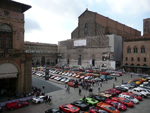 20/05/2013 - 50° Anniversario delle Automobili Lamborghini. Piazza Maggiore 11 maggio 2013. Foto di Daniele Magagni