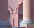 Vista del colonnato di San Luca a Bologna