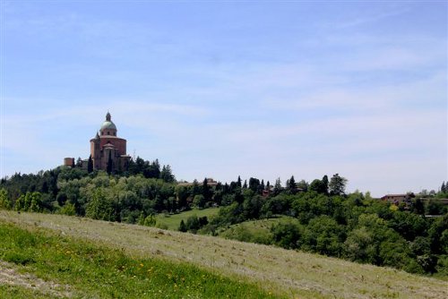 15/05/2012 - Basilica di San Luca vista dal parco del San Pellegrino. Foto scattata da Mirco Maselli