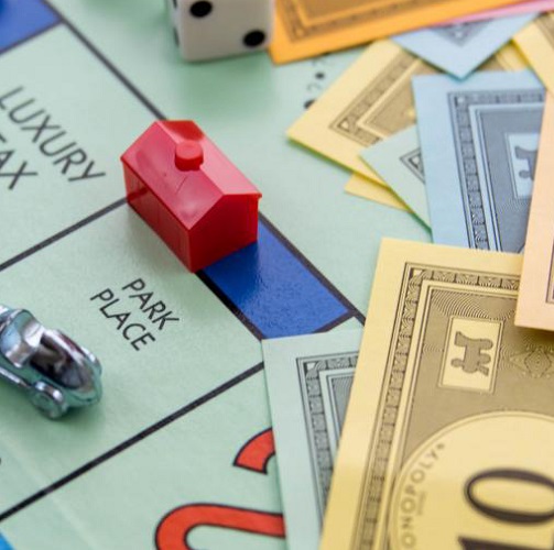 È arrivato il nuovo Monopoly in cui le donne guadagnano più degli uomini