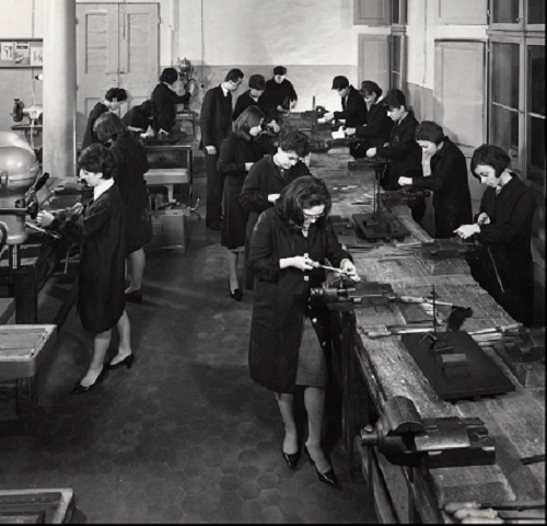 “Formazione professionale, lavoro femminile e industria a Bologna: 1946-1970”: una mostra al Museo del Patrimonio Industriale