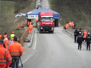 attraversamento sul ponte del complesso eccezionale