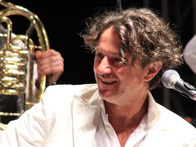 Goran Bregović in concerto con la Wedding and Funeral Orchestra