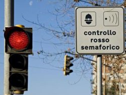 dispositivo per il controllo del rosso semaforico